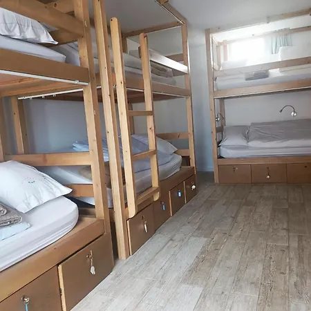 호스텔 Cachinnans & *