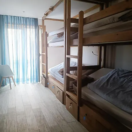 Cachinnans & Вила-ду-Конди